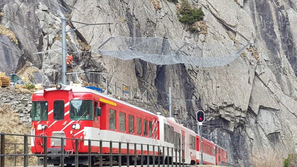 Barreras dinámicas contra caída de rocas